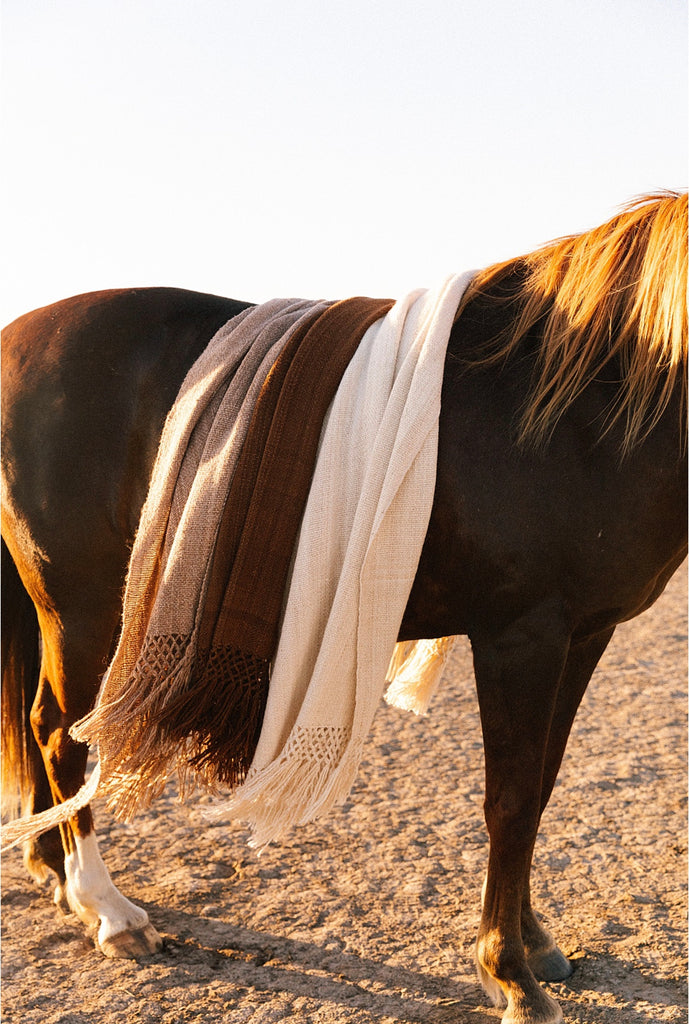 Puna Llama Throw | Oat